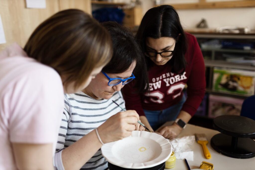 Attività ricreative-creative presso l'Associazione Il sorriso a Cherasco Cuneo