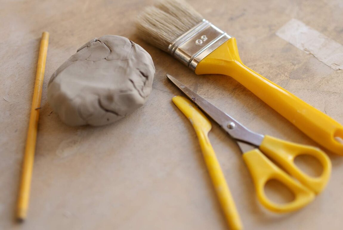 creatività e inclusività con Mani in Creta, il laboratorio di ceramica per studenti di terza media